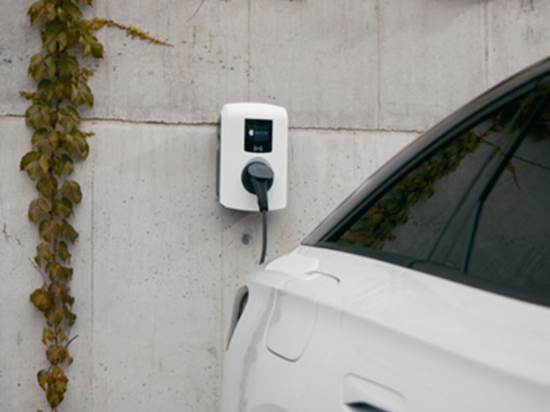 Falra szerelt faldoboz